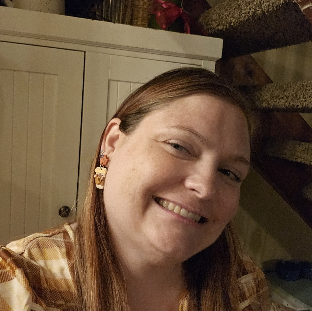 Meet your Posher, Cortney